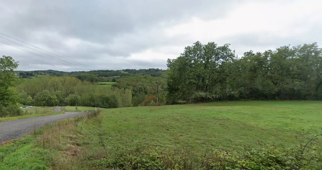 Terrain à bâtir 1800 m² à Saint-Aubin-de-Nabirat (24250)