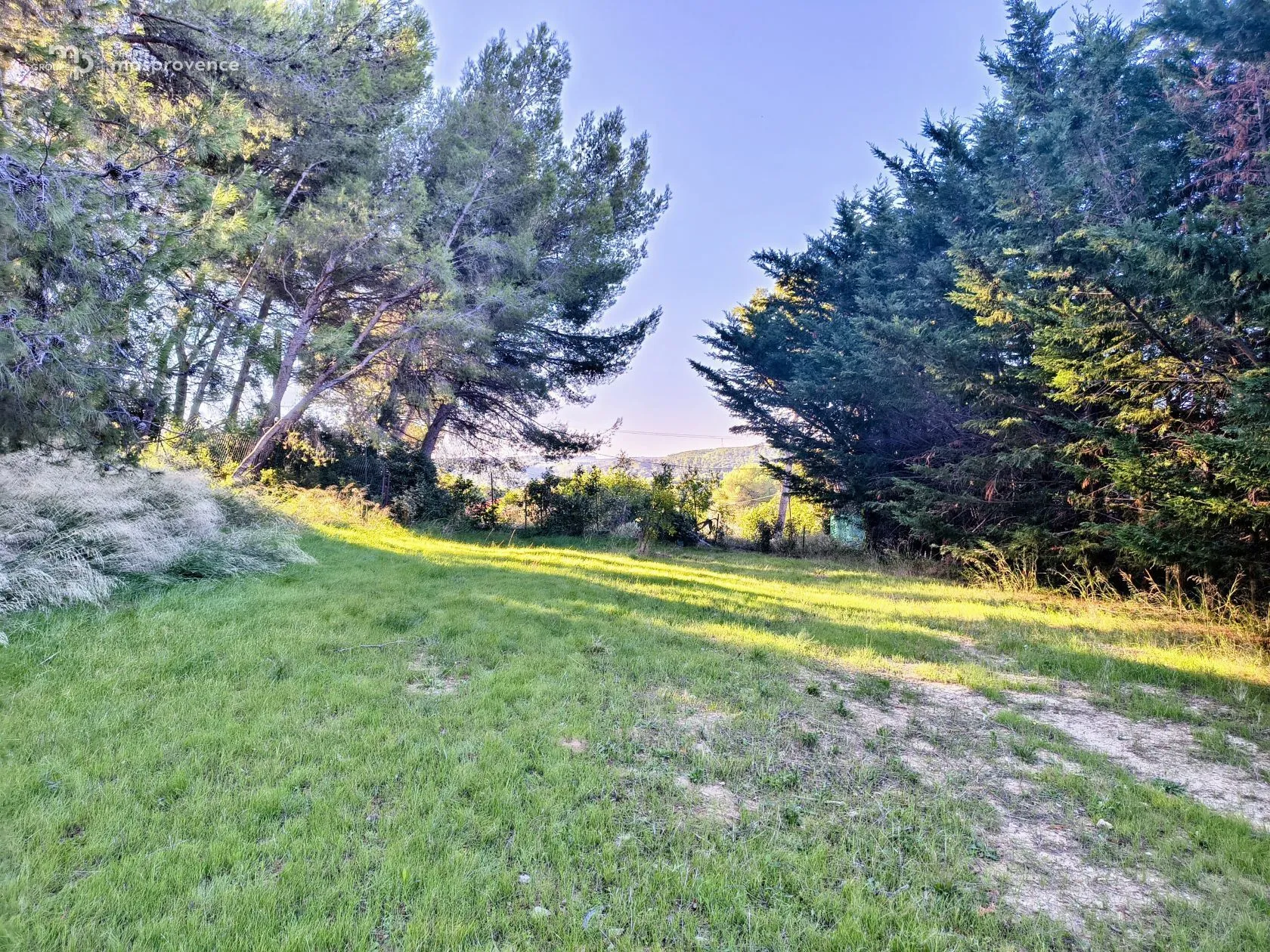 Terrain à bâtir 855 m² à Velaux (13880)