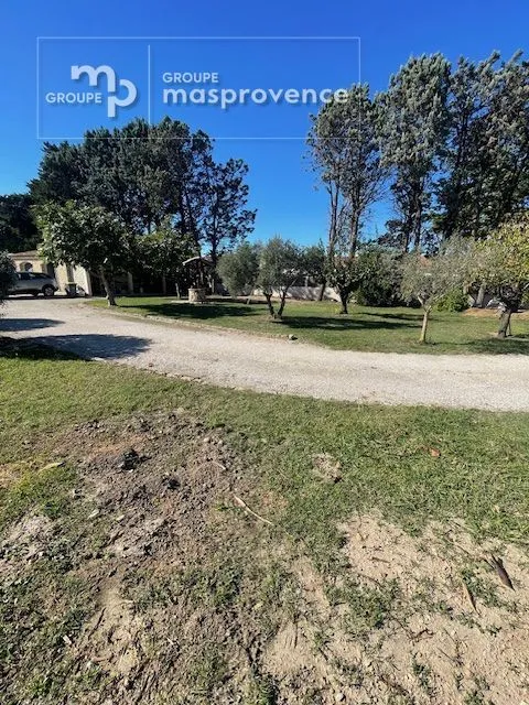 Terrain à bâtir 500 m² à Sénas (13560)