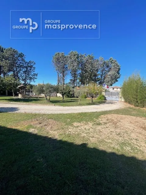 Terrain à bâtir 500 m² à Sénas (13560)