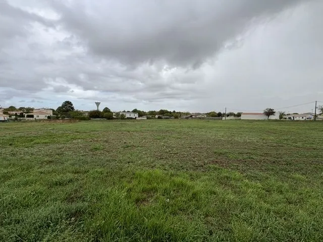 Terrain à bâtir 300 m² à Meschers-sur-Gironde (17132)