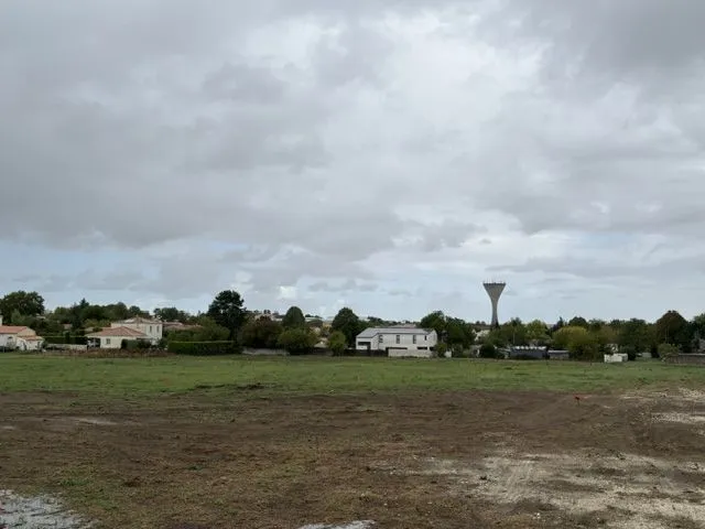 Terrain à bâtir 300 m² à Meschers-sur-Gironde (17132)