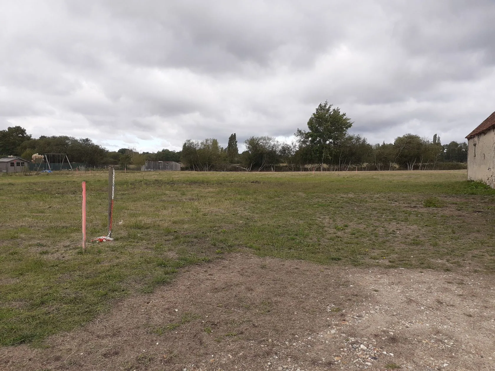 Terrain à bâtir 1121 m² à Bouzy-la-Forêt (45460)