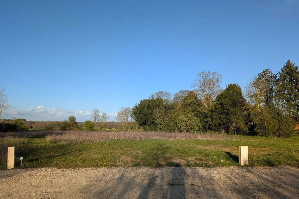 Terrain à bâtir 703 m² à Berchères-Saint-Germain (28300)