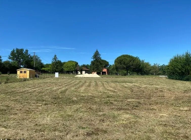 Terrain à bâtir 1072 m² à Beaumont-du-Périgord (24440)