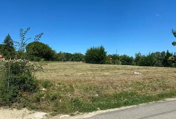 Terrain à bâtir 1072 m² à Beaumont-du-Périgord (24440)