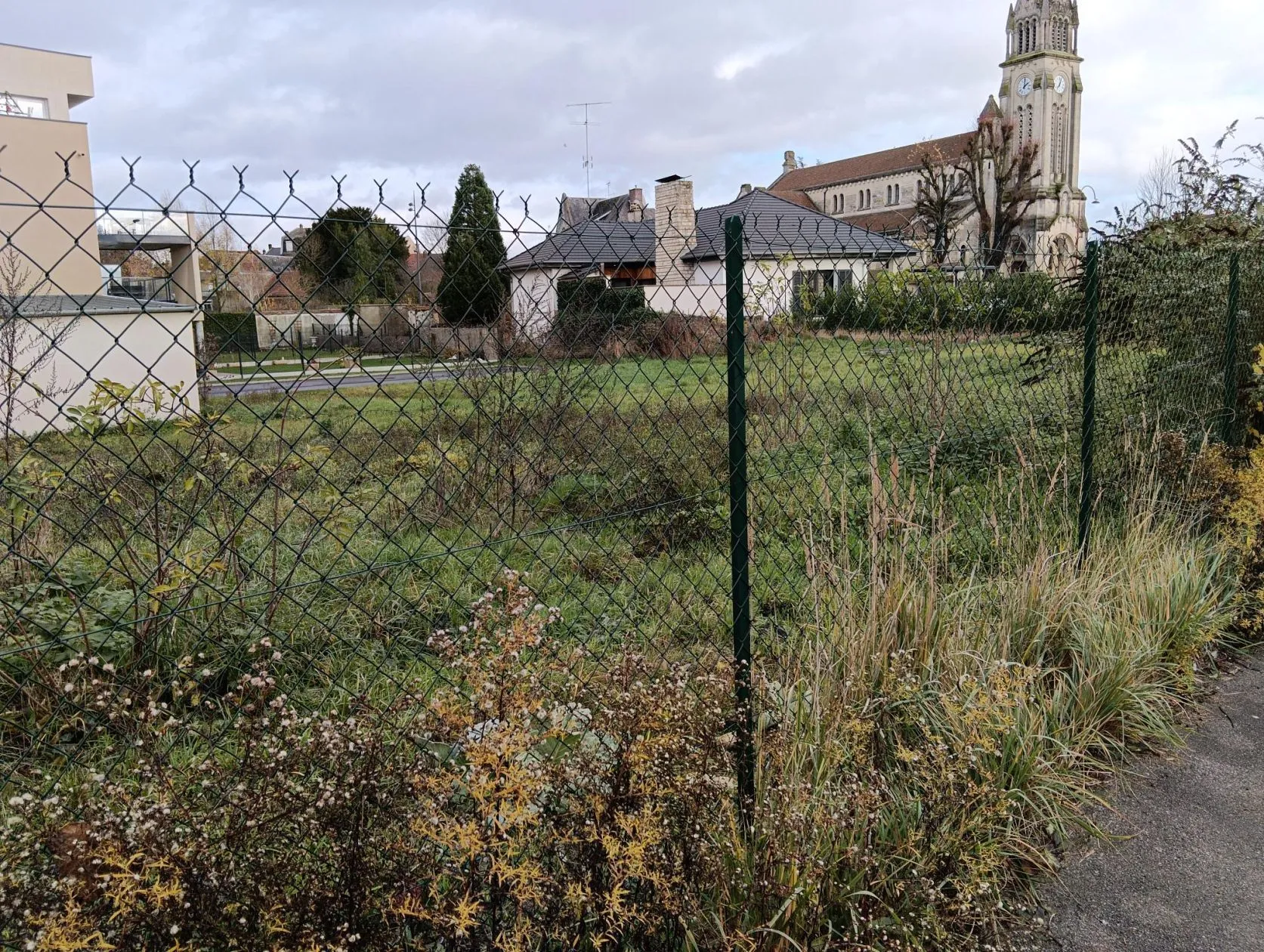 Terrain à bâtir 1102 m² à Chauny (02300)