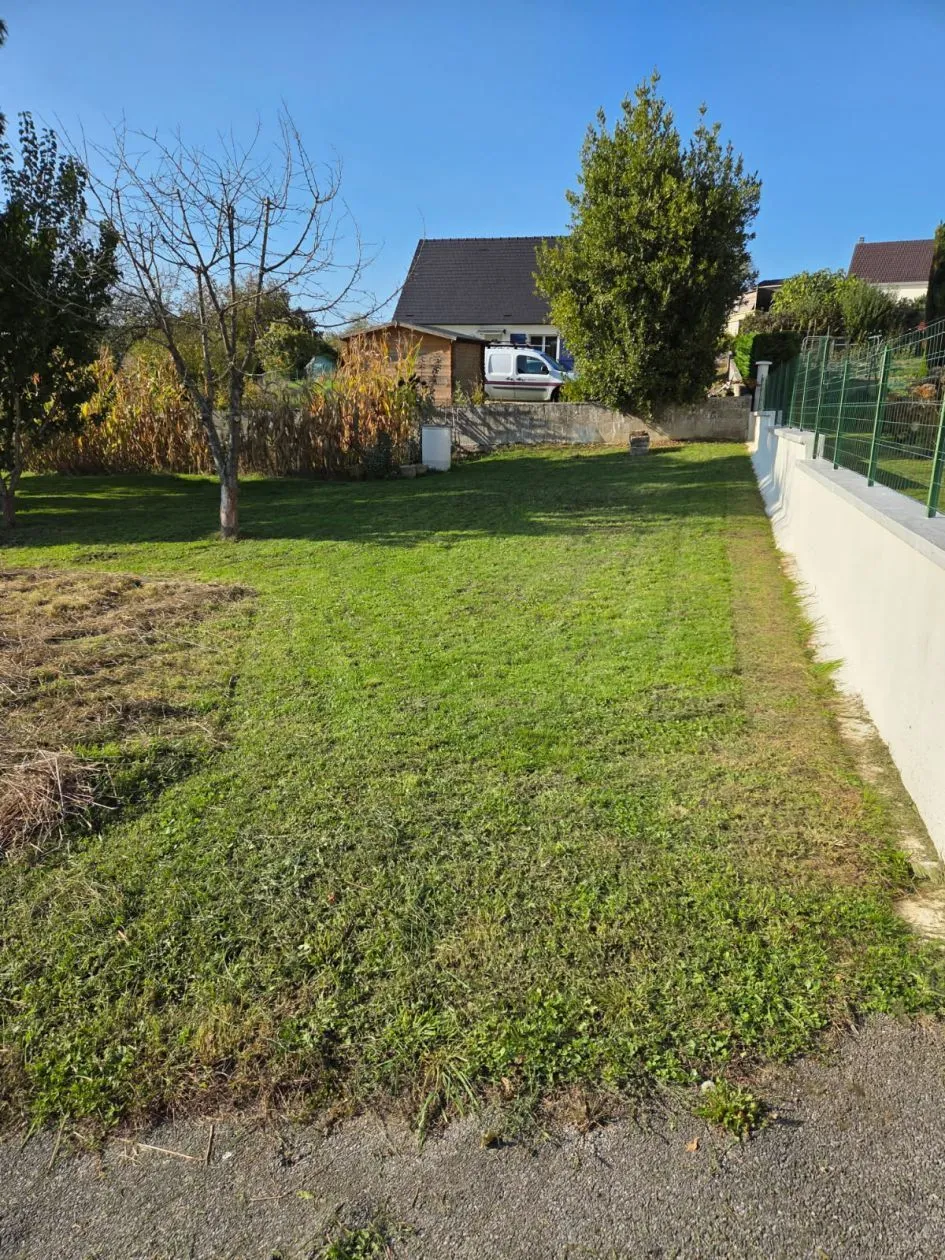 Terrain à bâtir 635 m² à Noyant-et-Aconin (02200)
