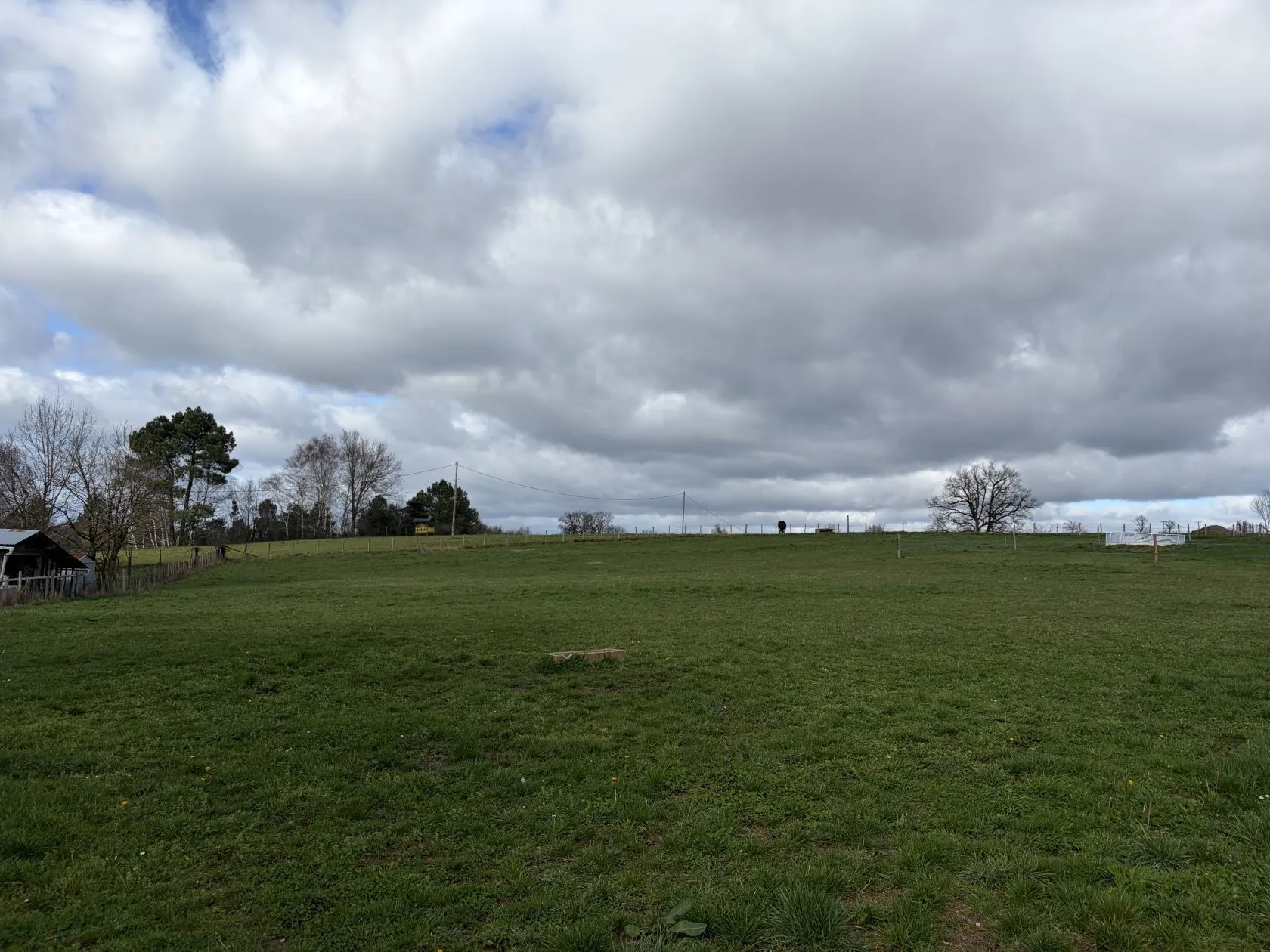 Terrain à bâtir 1658 m² à Saint-Santin-de-Maurs (15600)